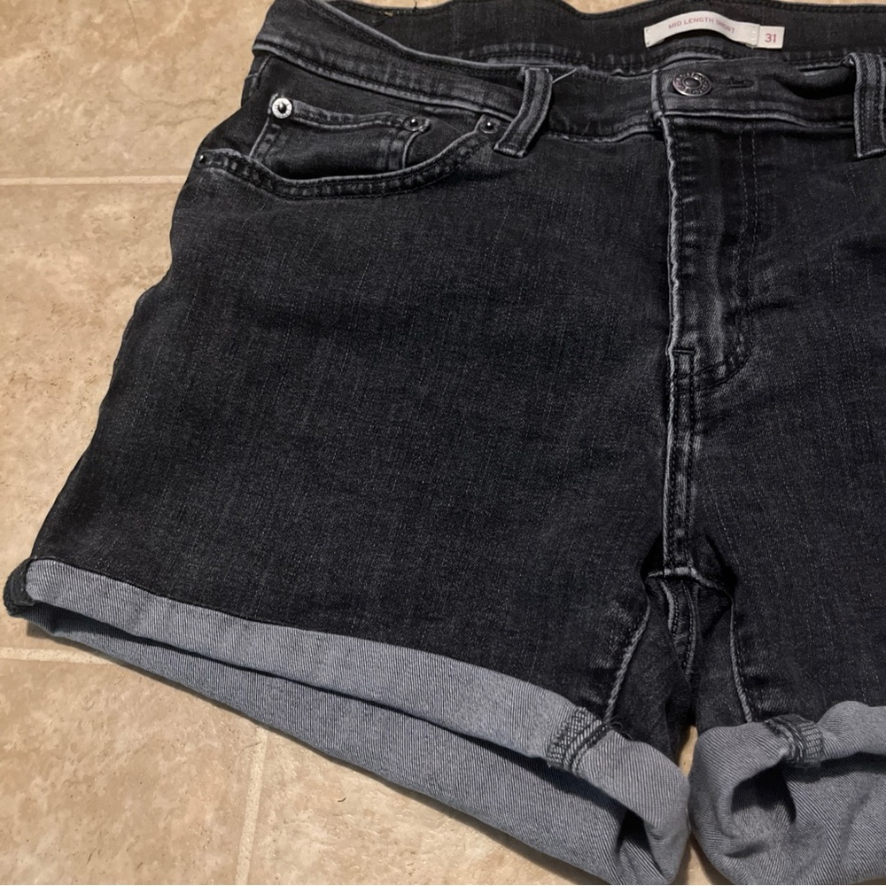 Levi’s mid length stretch cuffed hem gray denim jean shorts - Picture 3 of 8